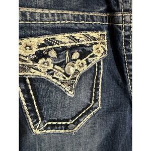 Vigoss Jeans, Women's,32, Capri, Blue Medium Wash Embroidered Sequin Flap Pocket